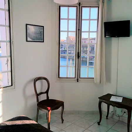 Hotel Araur 2*