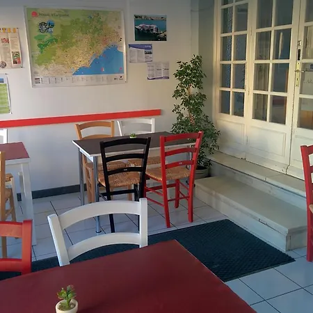 Hotel Araur 2*